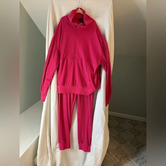 Fashion Pink Comfy Tracksuit Set Size Large - Picture 11 of 13